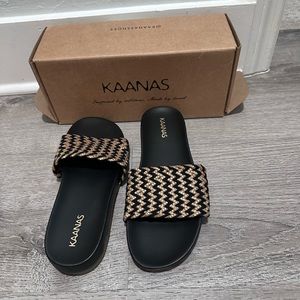 KAANAS sandals size 9M brand new